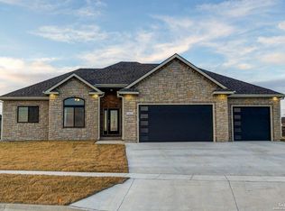 1305 Shoreline Dr, Salina, KS 67401