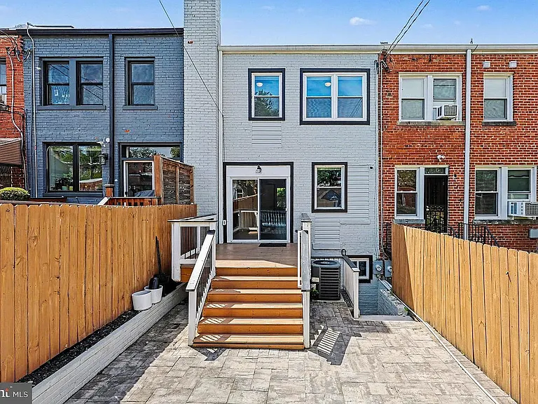 231 Ingraham St NW — Photo 6