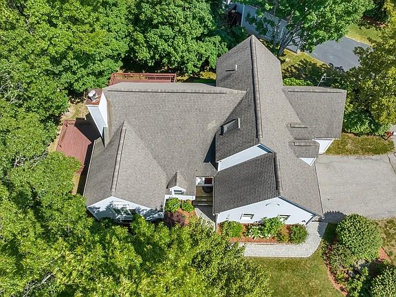 2nd image of 7 Ipswich Cir #7