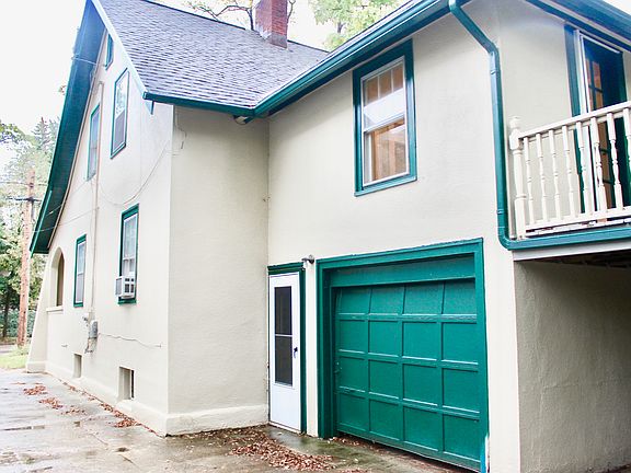 5th image of 1653 Wealthy St SE