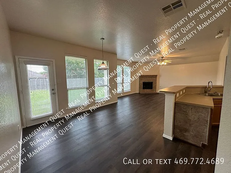 2816 Blue Heron Dr — Photo 9