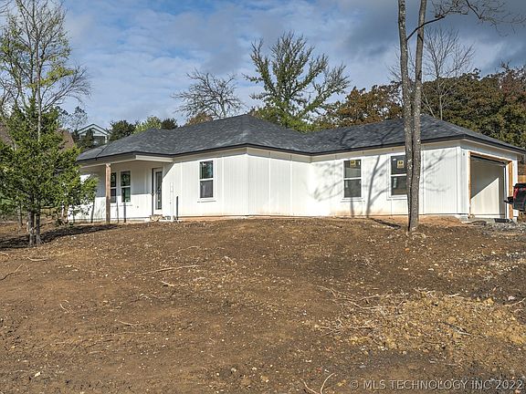 3rd image of 317 W Adams Ave