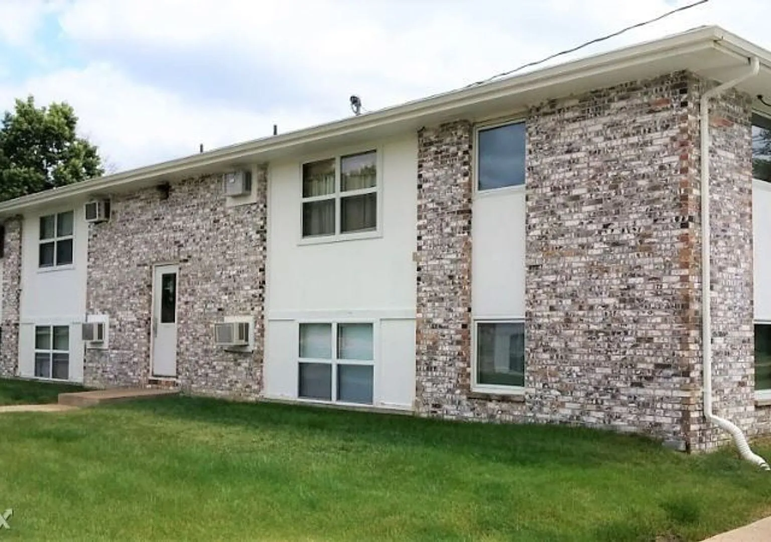 1 bed, 1 bath - $725/month — Photo 1