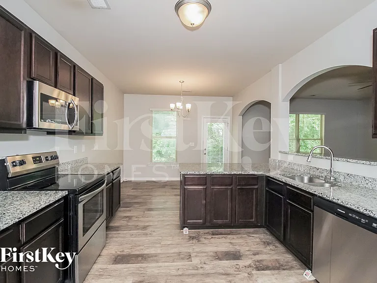 153 Southwind Cir — Photo 7
