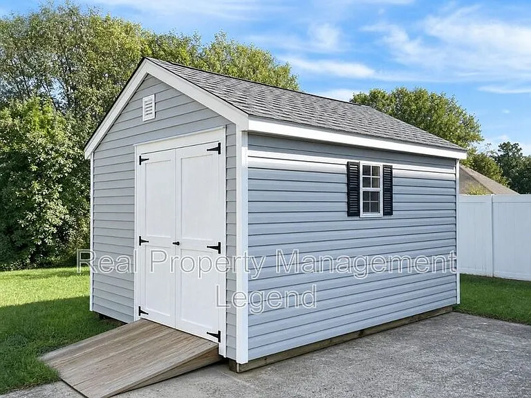409 La Salle Dr — Photo 16