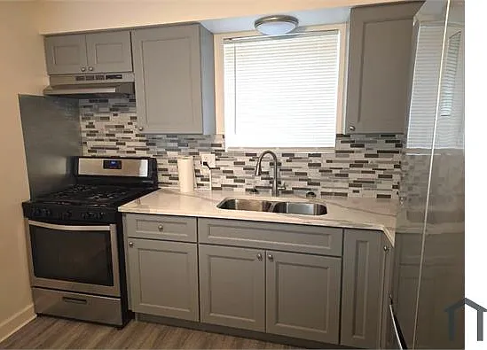 1 bed, 790 sqft, $1,300 — Photo 2
