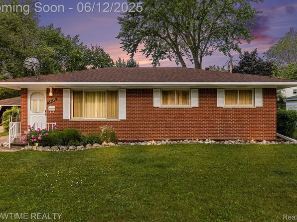 23465 N Stockton Ave, Farmington Hills, MI 48336