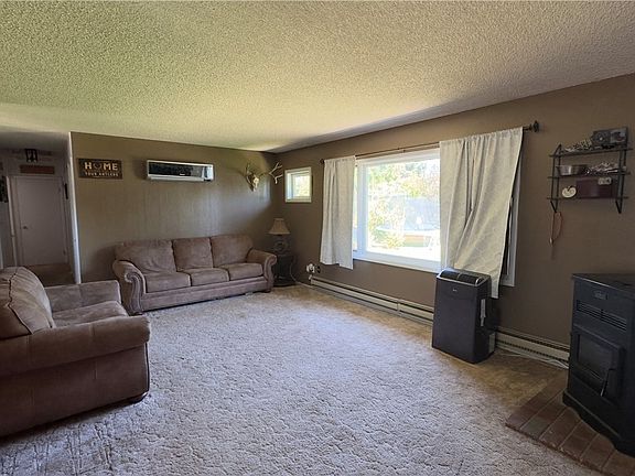 4th image of 403 Wildrye St