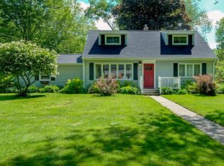 1208 Piccadilly Rd, Kalamazoo, MI 49006