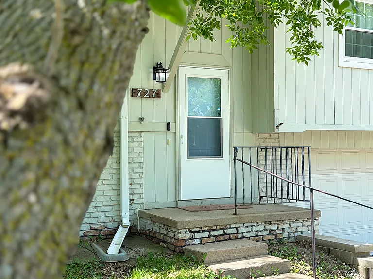 727 W Leon Dr — Photo 5