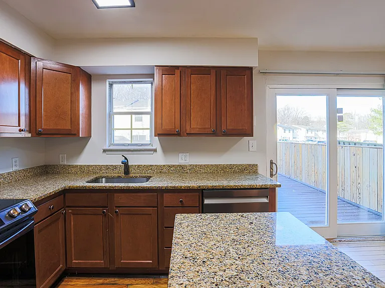 14 Luffing Ct — Photo 30