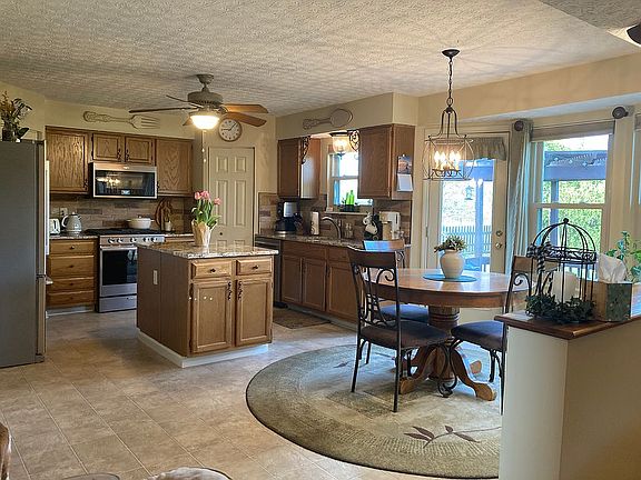 5th image of 803 Middlebury Way