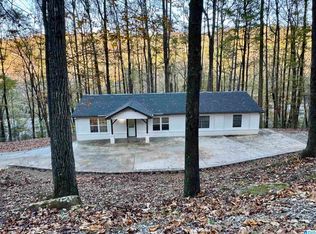 877 Poplar Trl, Warrior, AL 35180