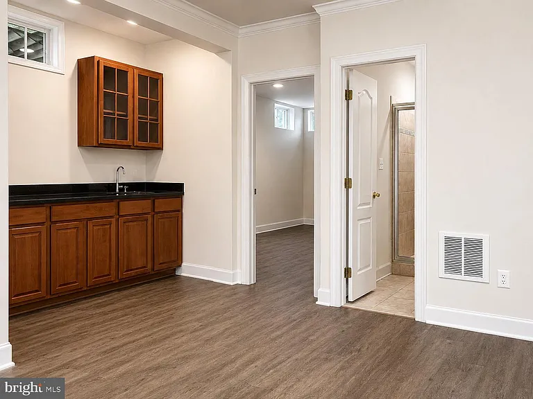 2200 N Emerson St — Photo 22