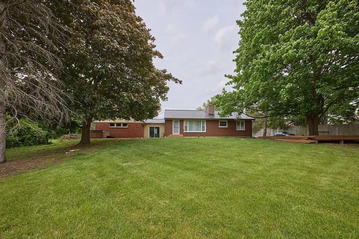 Building Photo - 31W742 58th Rte