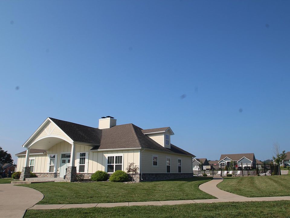 Club House and pool close to rental.