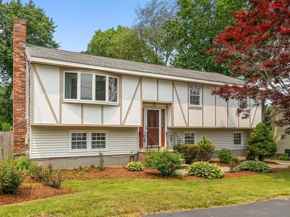 5 Old Colony Dr, Wakefield, MA 01880