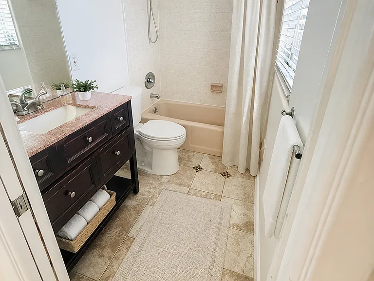 4501 Overlook Dr NE #A — Photo 9