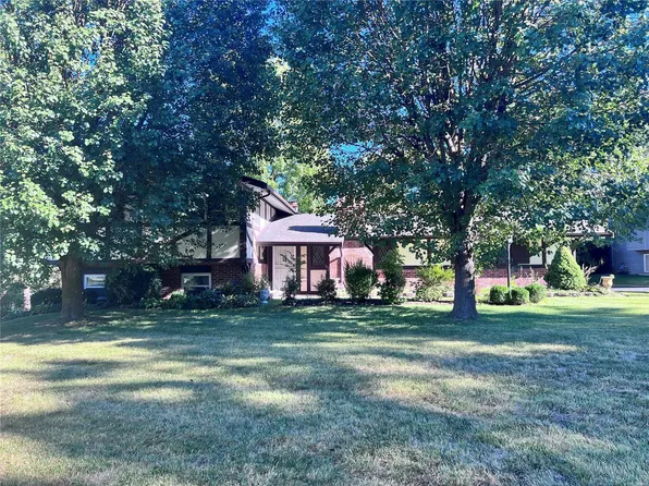 11727 Lindemere Dr, Saint Louis, MO 63131