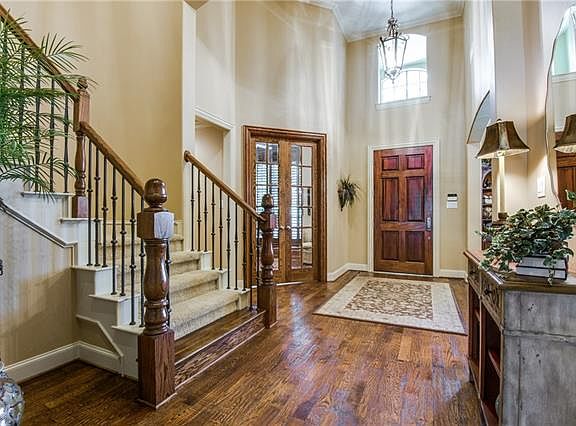 3rd image of 1229 Marble Falls Dr