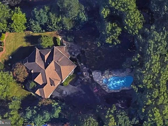 2nd image of 10924 Shallow Creek Dr