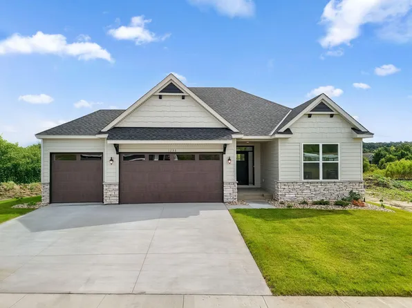 1256 Hadley Hills Dr NE, Rochester, MN 55906