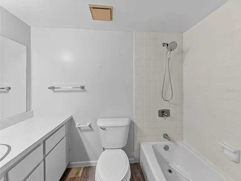 600 Fairways Cir #B — Photo 12