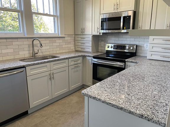 4th image of 1729 Maiden Ln SW #1729