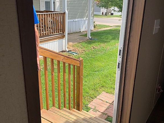 3rd image of 373 Deer Trace Dr