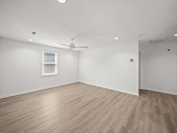 3rd image of 125 Westover Dr
