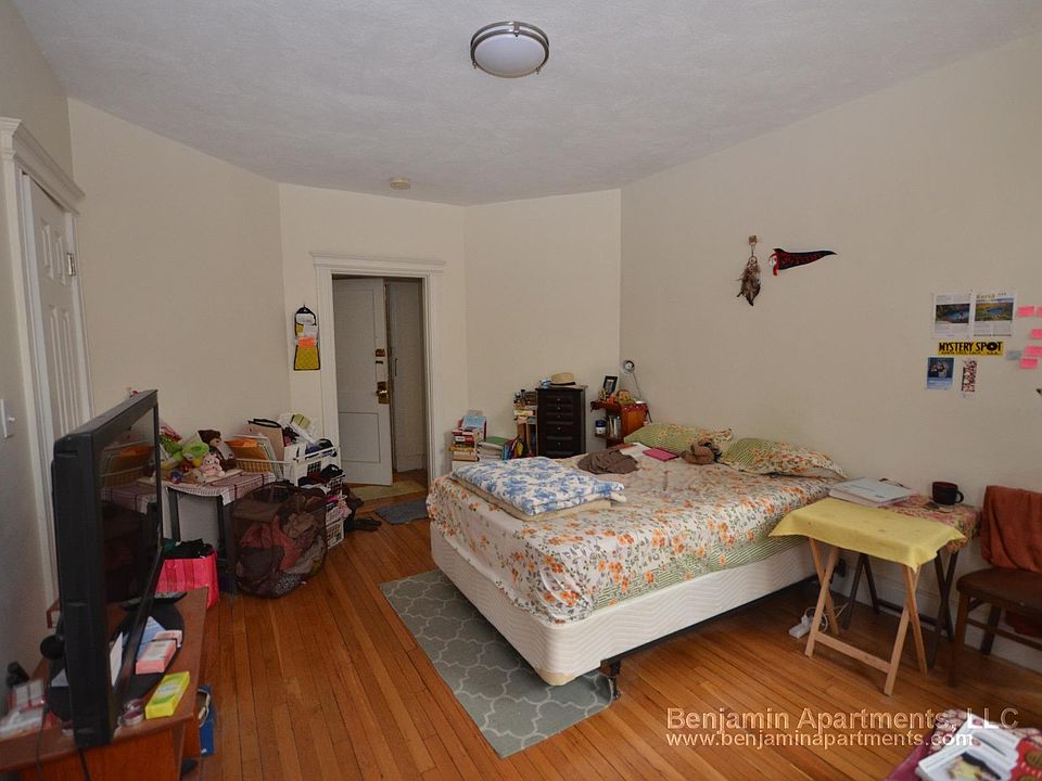 2nd image of 78 Brainerd Rd APT 4D