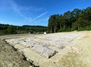 2832 Richmond Rd, Irvine, KY 40336