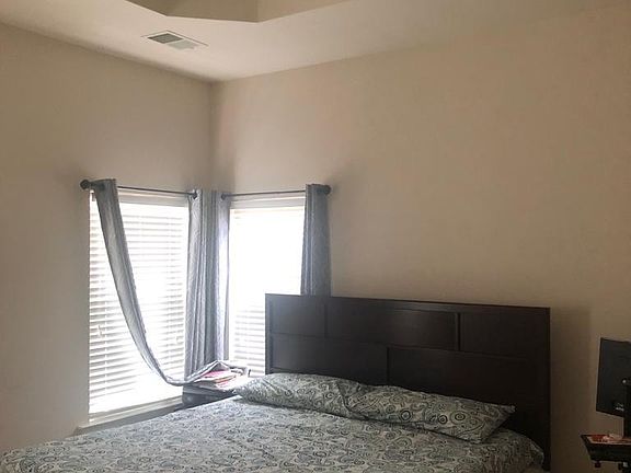 5th image of 516 Siena Ln