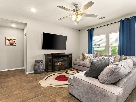 3rd image of 1025 Marvin Way