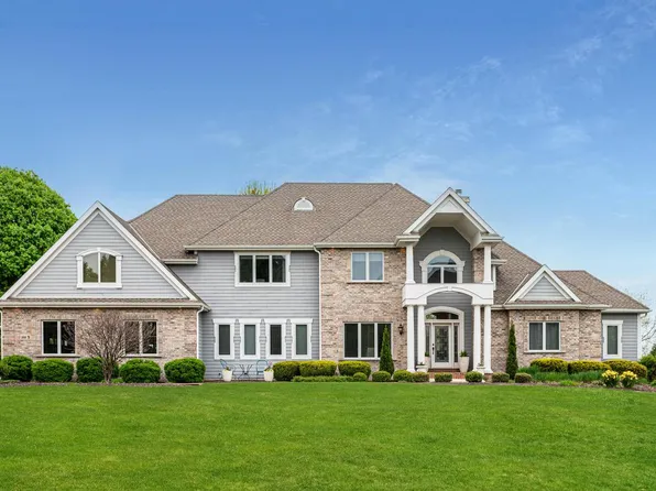 108 Legend WAY, Wales, WI 53183