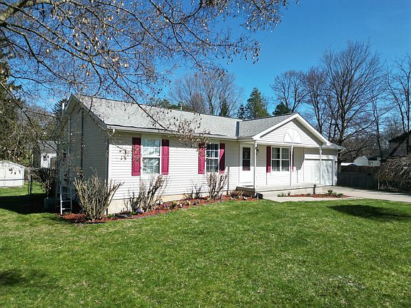 2nd image of 420 Carpenter Ave NW