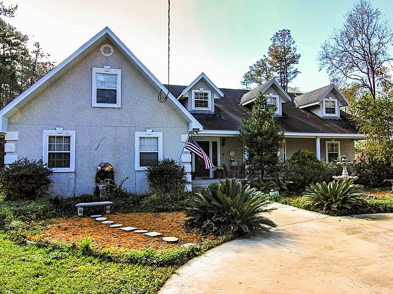1st image of 17461 Elsinore Dr