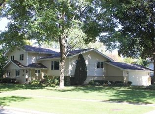 101 N Yates Ln, Mount Prospect, IL