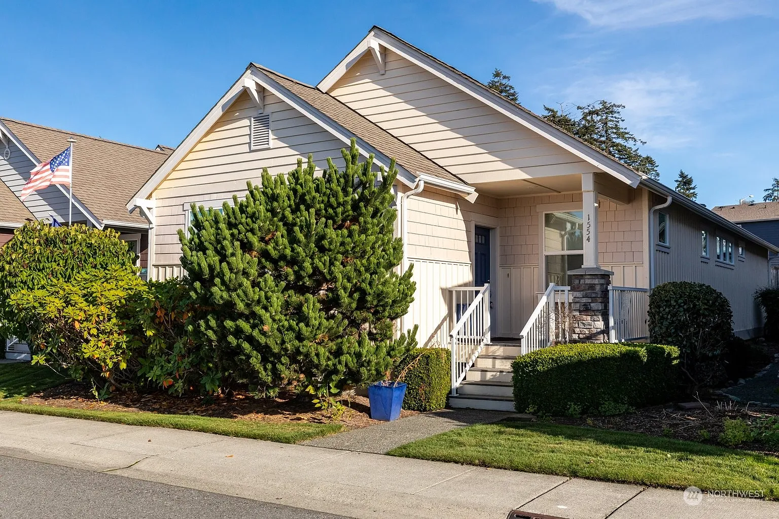 1554 SW Vanguard Street photo 1