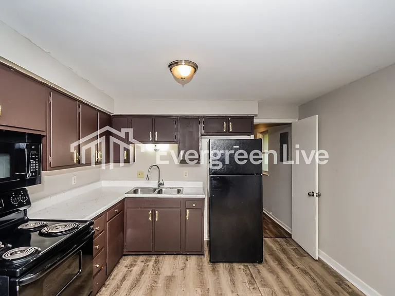 10407 Chris Dr — Photo 4