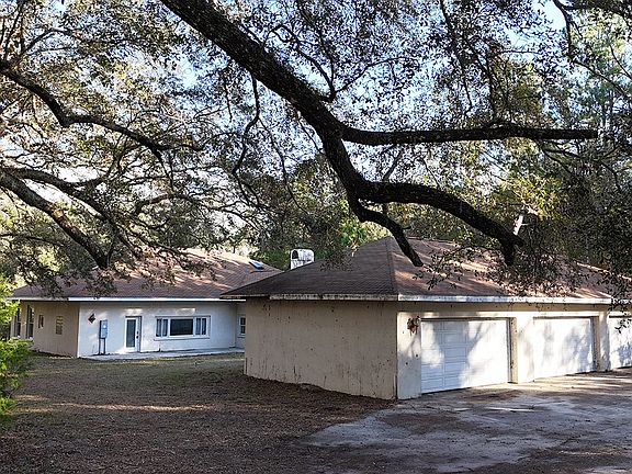 2nd image of 325 SW Chastain Gln