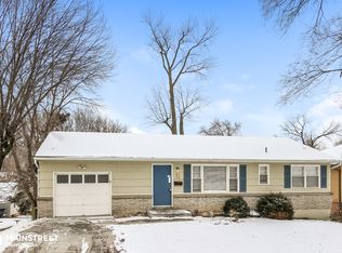 8203 Kenwood Ave, Kansas City, MO 64131