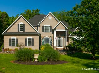 570 Sierra Dr, Martinsburg, WV 25403