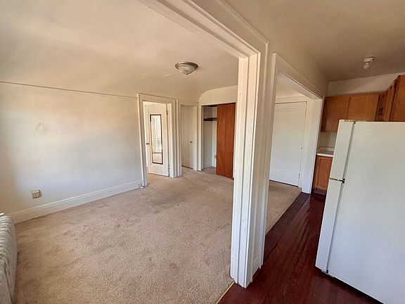 2nd image of 1345 N Astor St APT 14