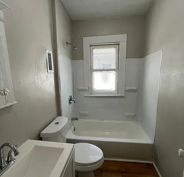 246-248 Weyl St #246 WEYL ST UP — Photo 3