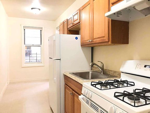 3rd image of 1801 Avenue N #1G