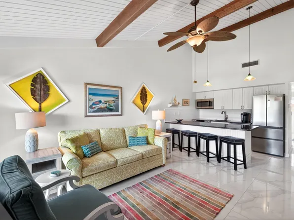 1250 Tennisplace Ct #D-33, Sanibel, FL 33957