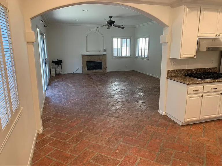2102 Bataan Rd — Photo 13
