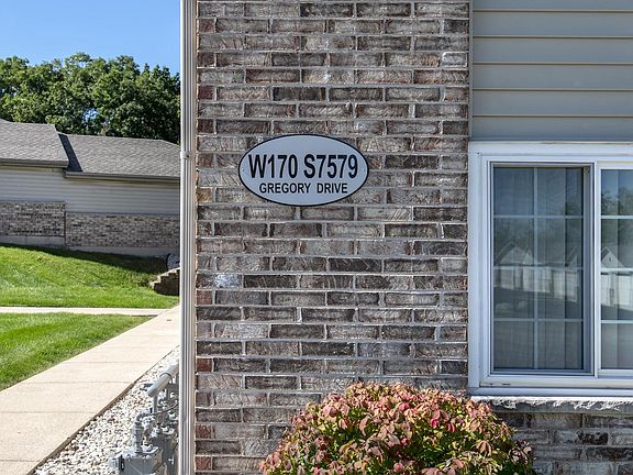 2nd image of W170S7579 Gregory DRIVE #E