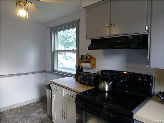3rd image of 142 Kettering Dr